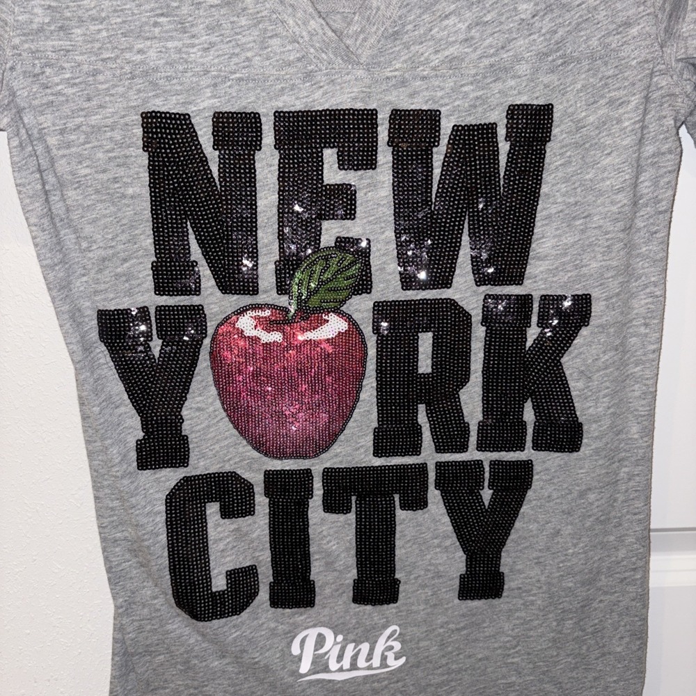 Victoria's Secret Pink New York City Sequin V-Neck Tshirt Gray Medium Rare - Picture 2 of 13
